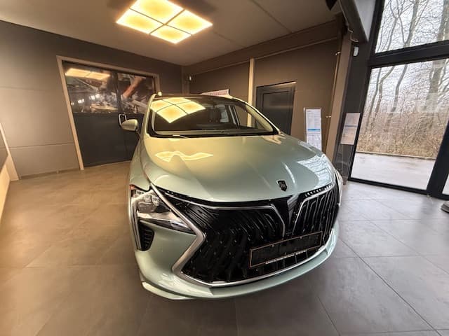 Forthing U-Tour 1.5 TURBO PHEV, Photo 2 sur 8