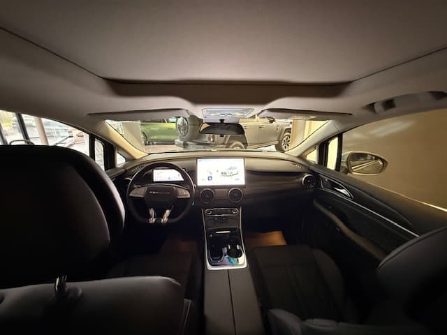 Forthing U-Tour 1.5 TURBO PHEV, Photo 8 sur 8