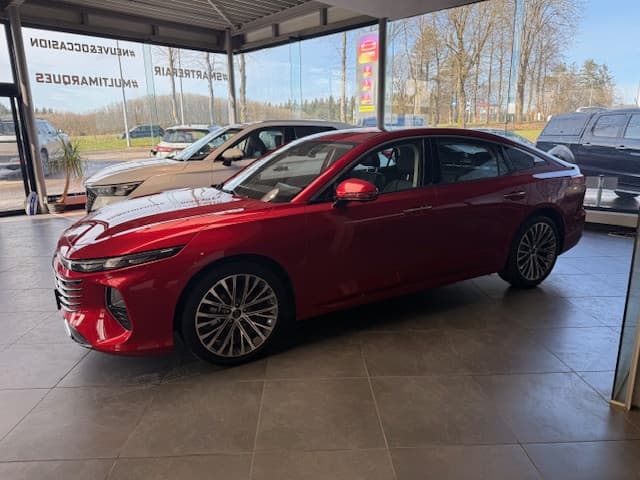 Bestune B70 2.0 TURBO 218 CV, Photo 1 of 10