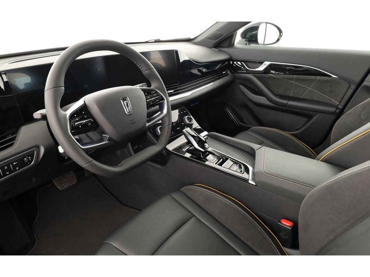 Bestune T77 1.5 TURBO 160 CV DCT, Foto 13 de 15