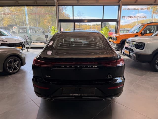 Bestune B70 2.0 TURBO 218 CV, Foto 8 von 9